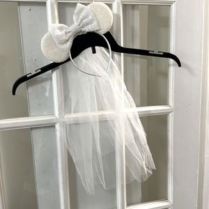 New without tags, bridal Minnie ears with veil
